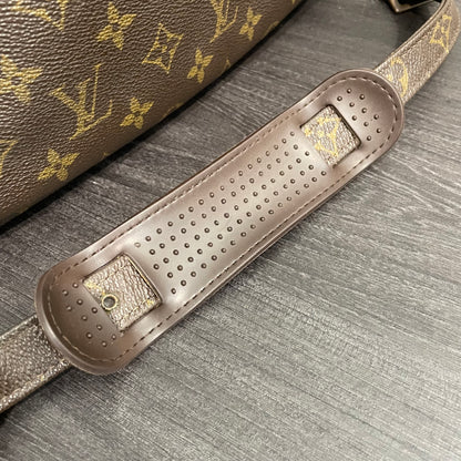 #605 LOUIS VUITTON Monogram Marceau GM