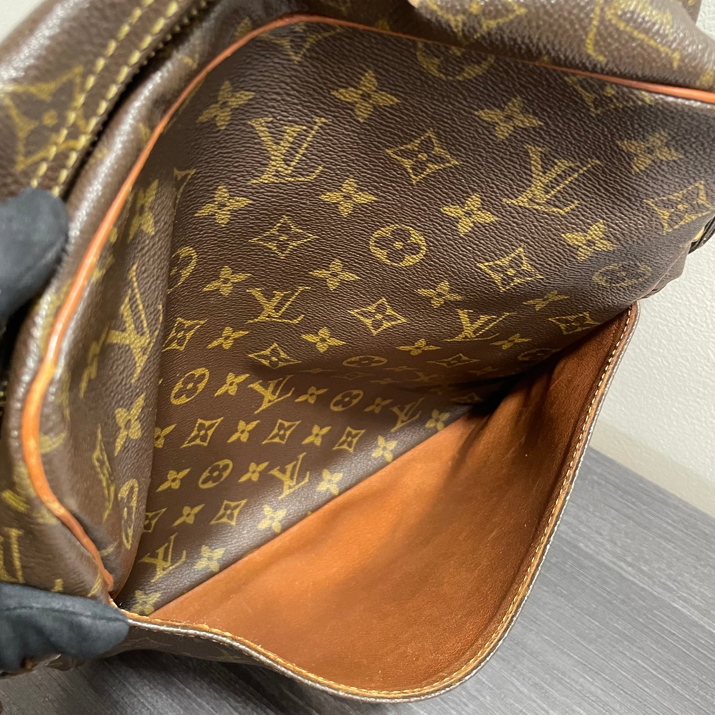 #605 LOUIS VUITTON Monogram Marceau GM