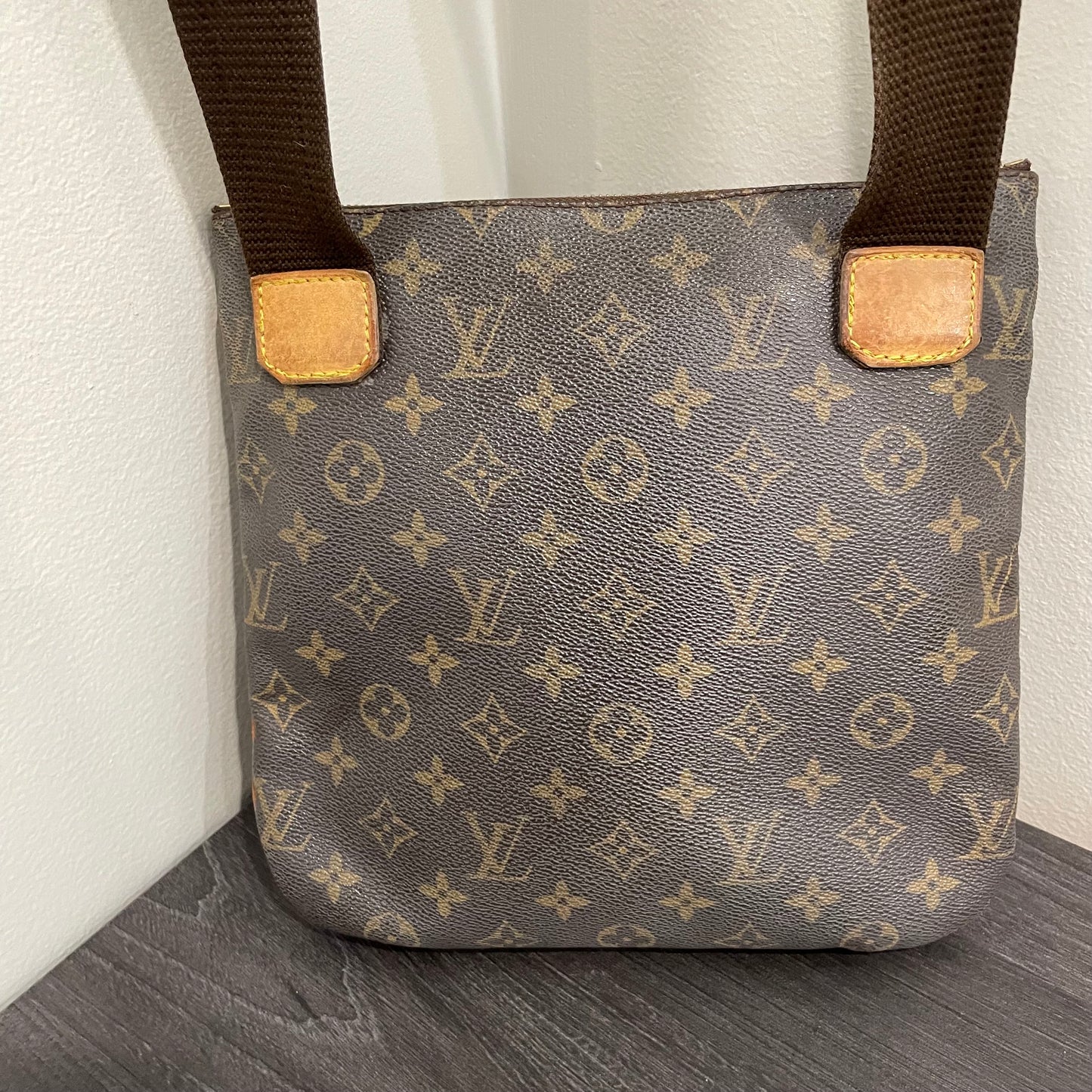 #606 LOUIS VUITTON Monogram Bosphore Crossbody
