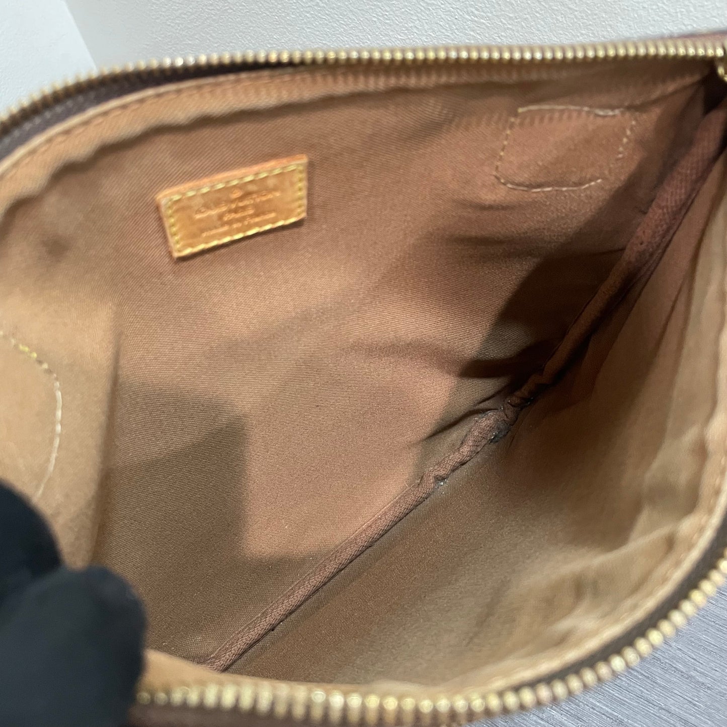 #606 LOUIS VUITTON Monogram Bosphore Crossbody