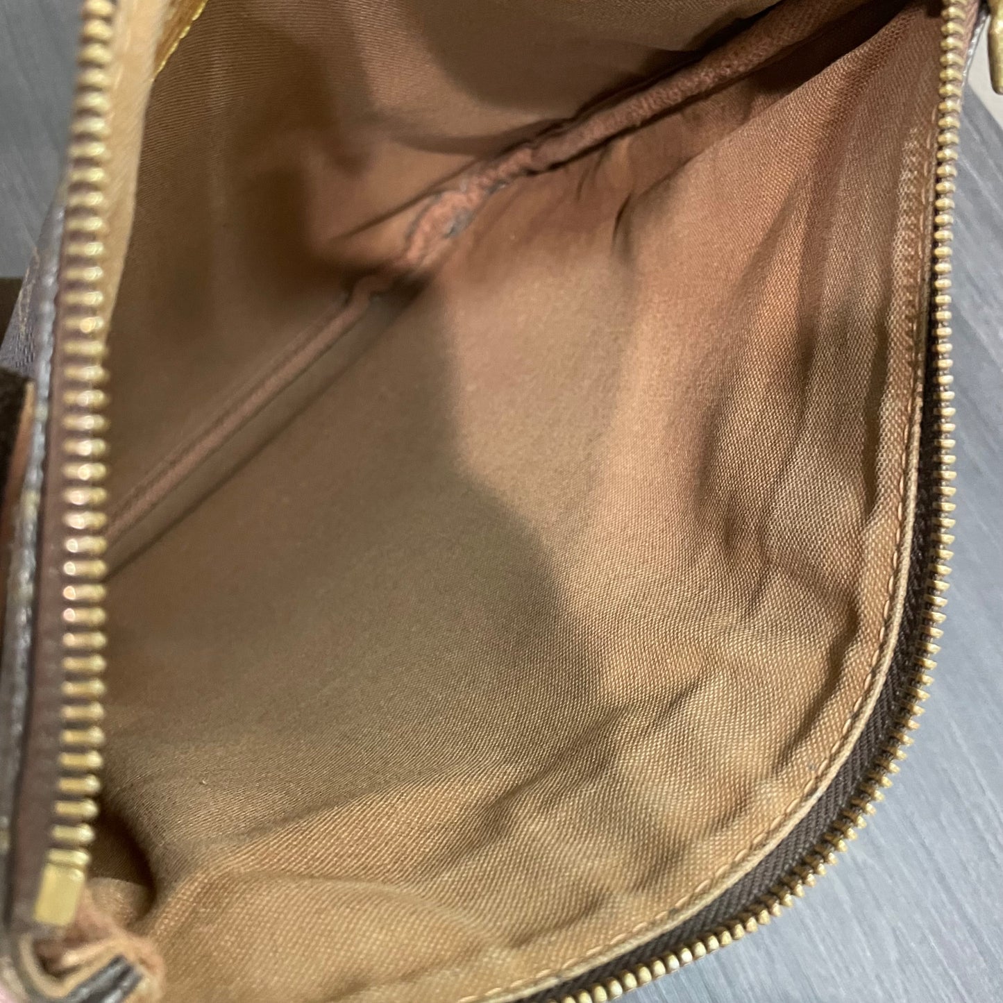 #606 LOUIS VUITTON Monogram Bosphore Crossbody