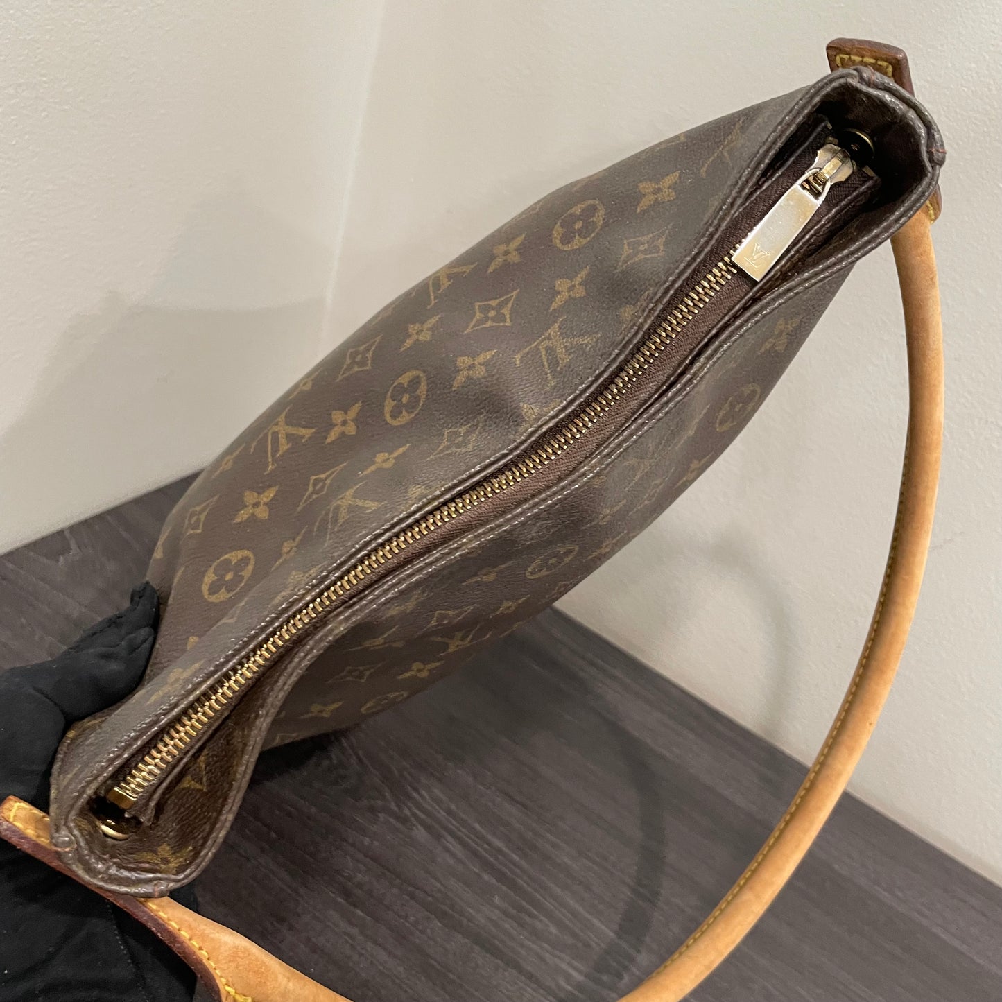 #607 LOUIS VUITTON Monogram Looping GM