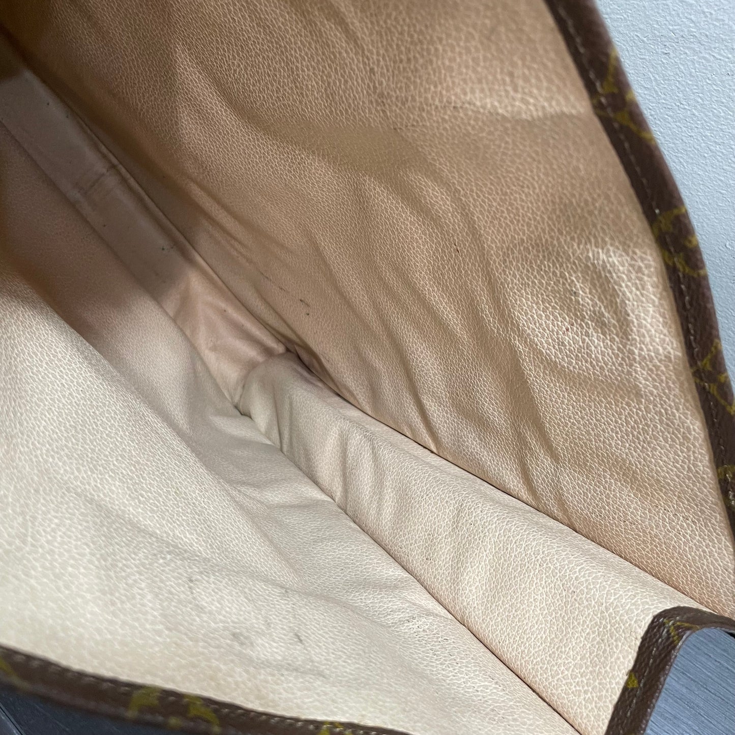 #608 LOUIS VUITTON Monogram Sac Plat
