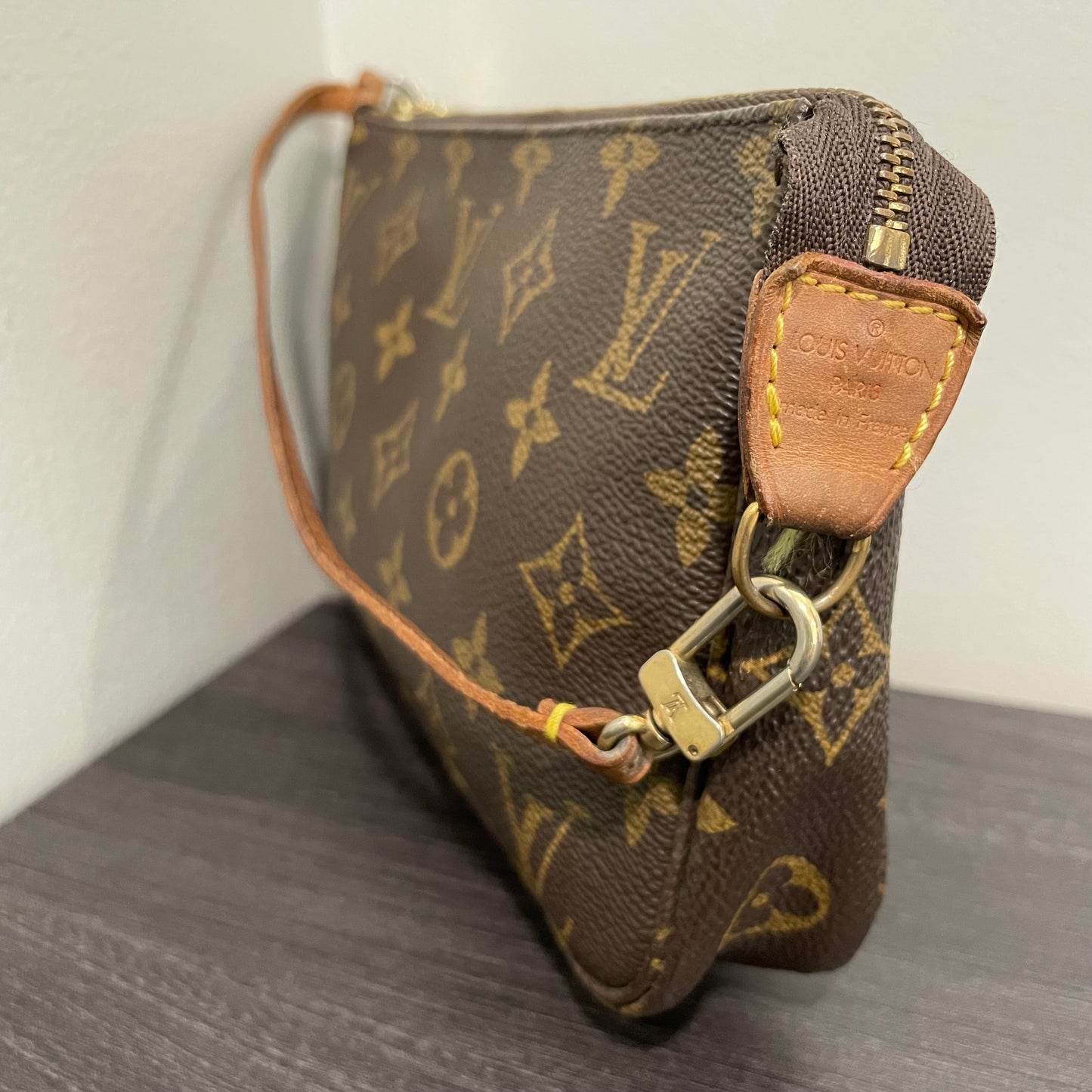 #701 LOUIS VUITTON Pochette