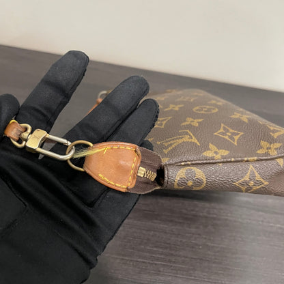 #701 LOUIS VUITTON Pochette