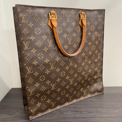 #706 LOUIS VUITTON Sac Plat