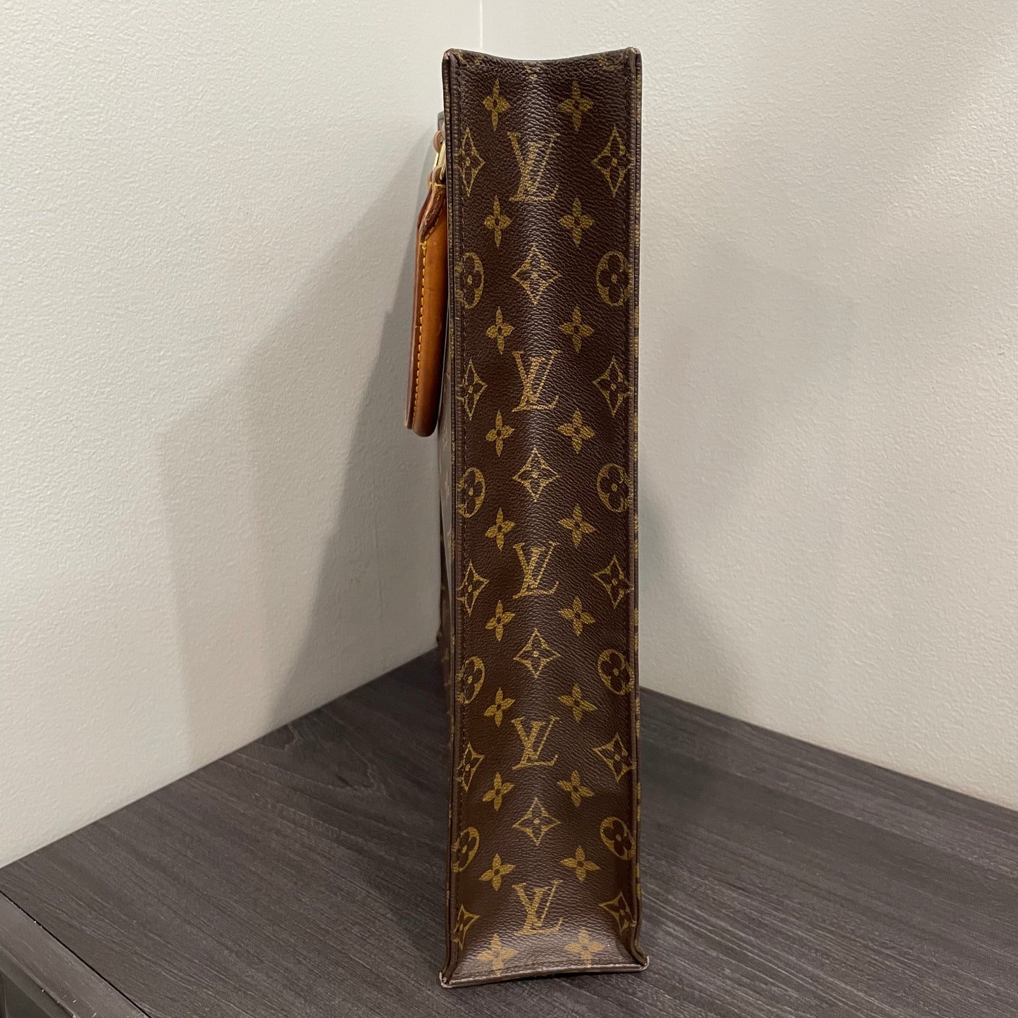 #706 LOUIS VUITTON Sac Plat