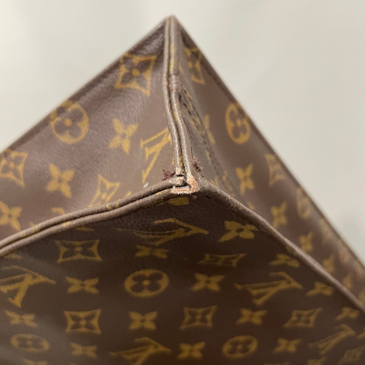 #706 LOUIS VUITTON Sac Plat