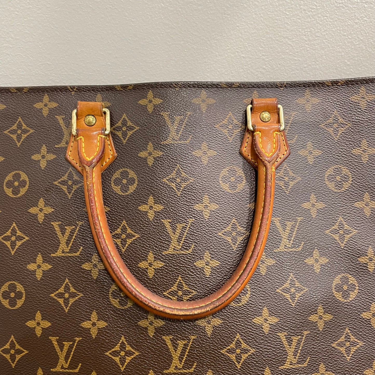 #706 LOUIS VUITTON Sac Plat