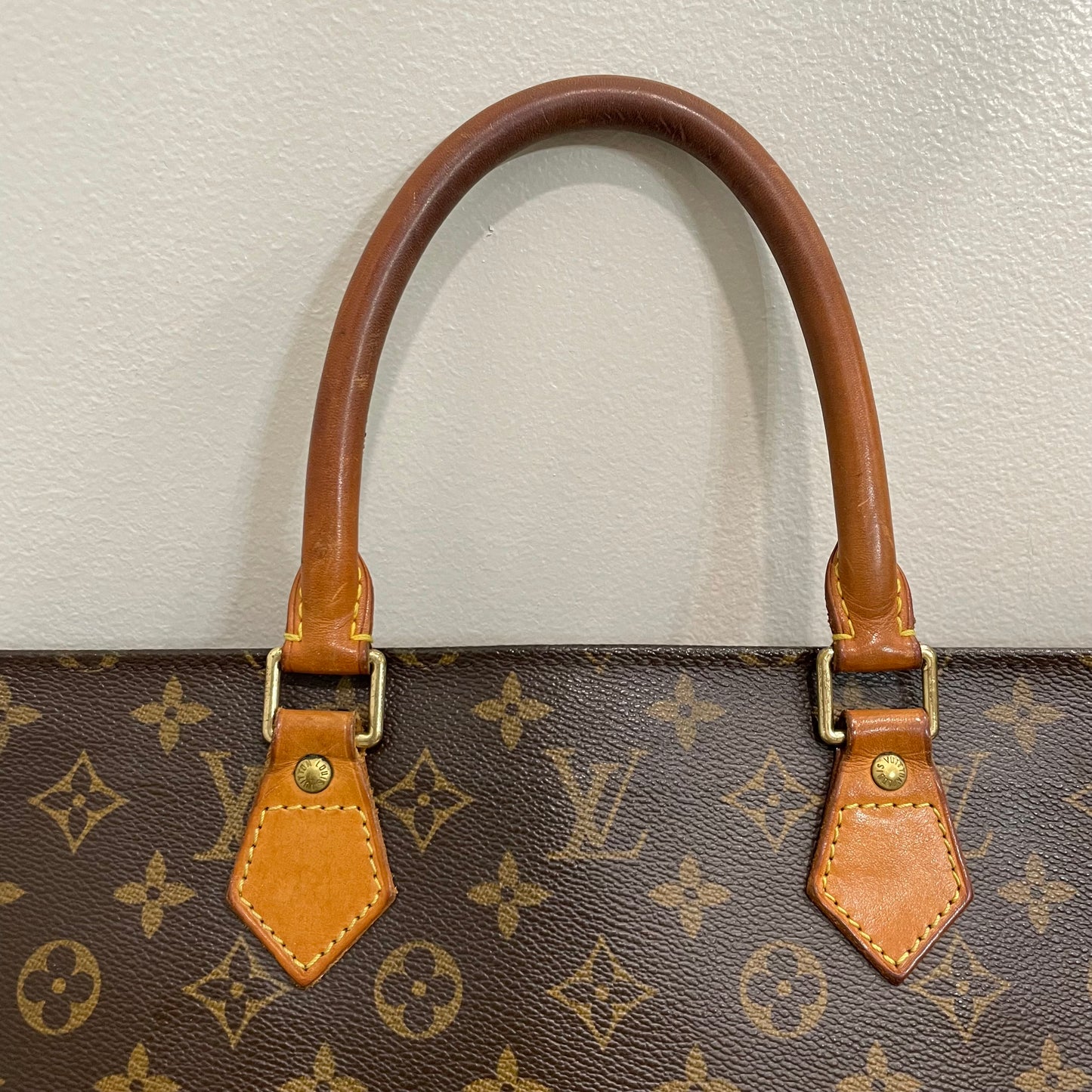 #706 LOUIS VUITTON Sac Plat