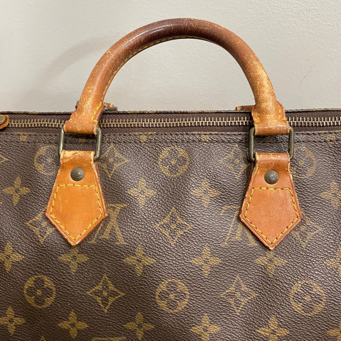 #708 LOUIS VUITTON Speedy 30