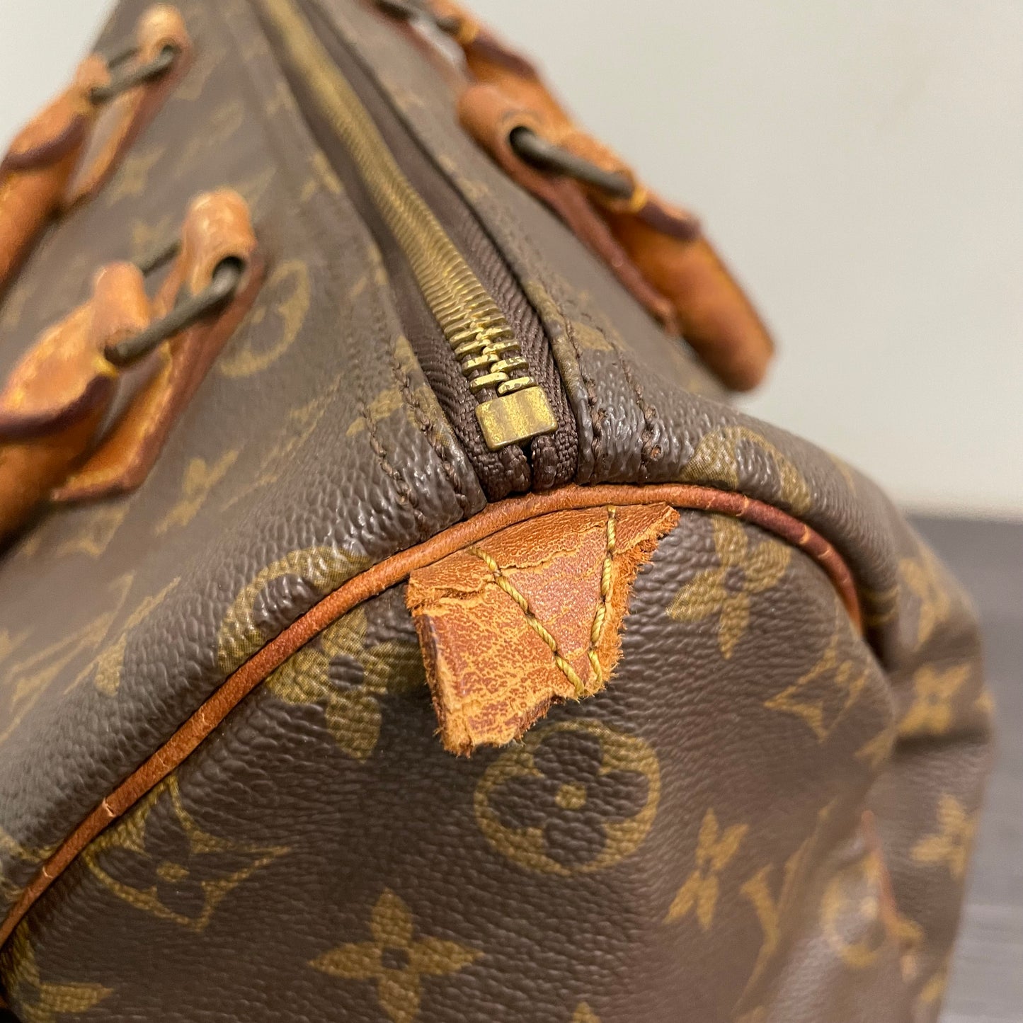 #708 LOUIS VUITTON Speedy 30