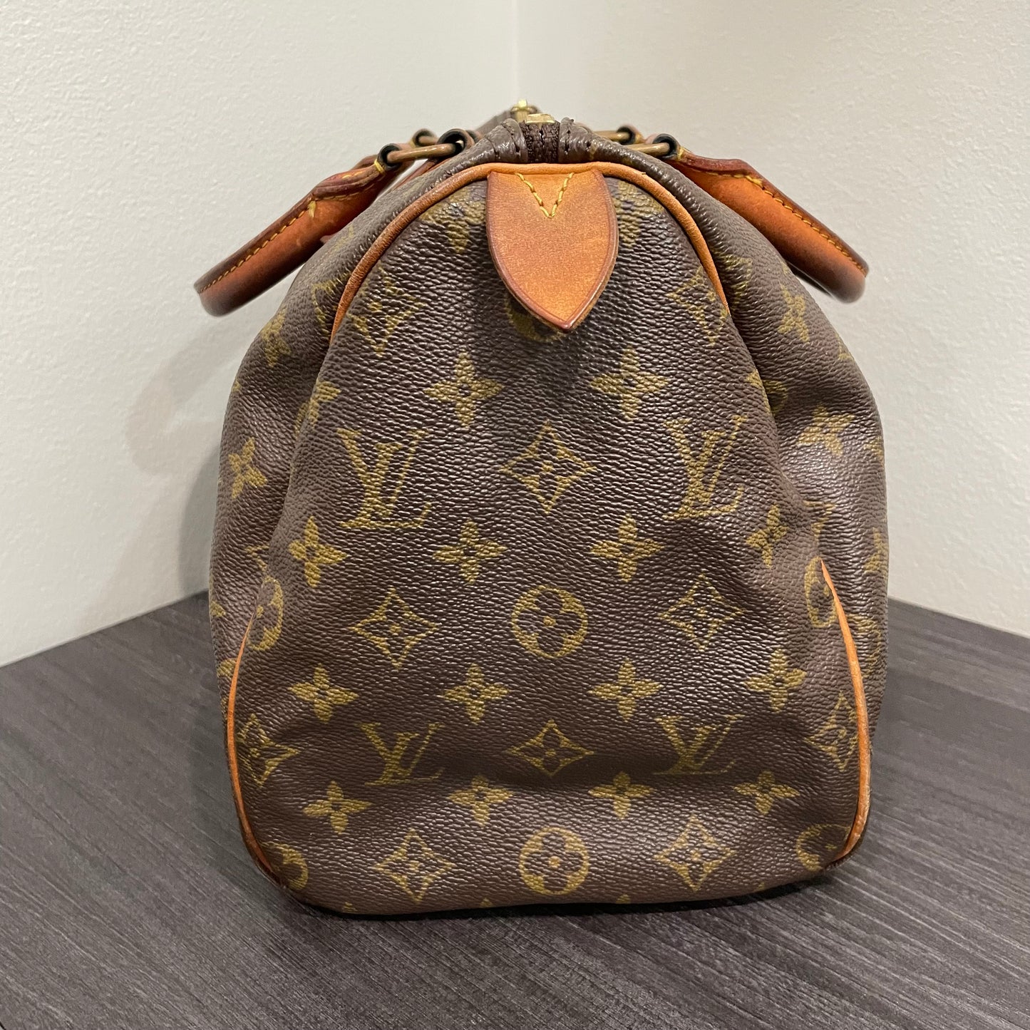 #709 LOUIS VUITTON Speedy 30