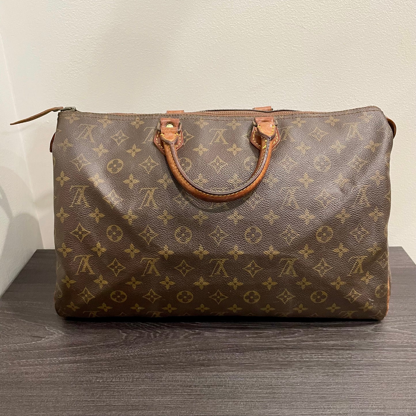 #710 LOUIS VUITTON Speedy 40