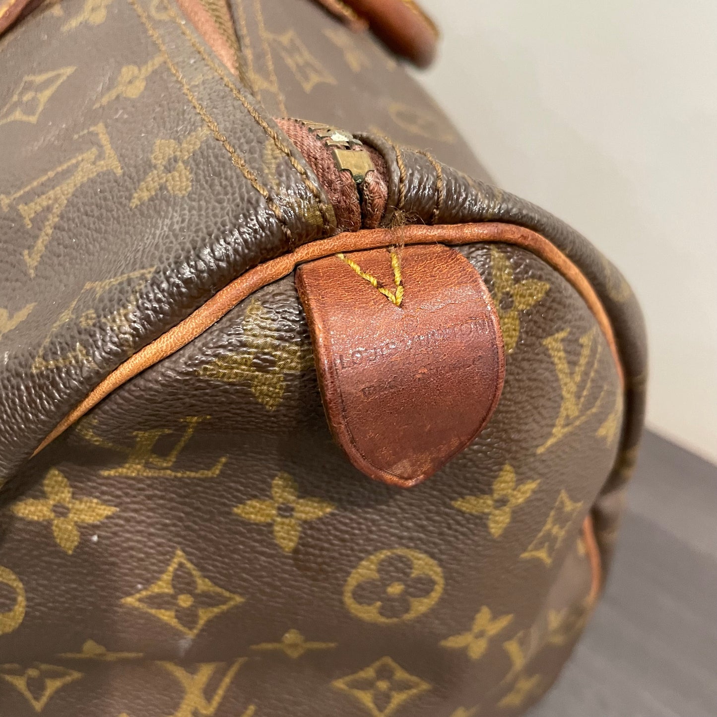 #710 LOUIS VUITTON Speedy 40