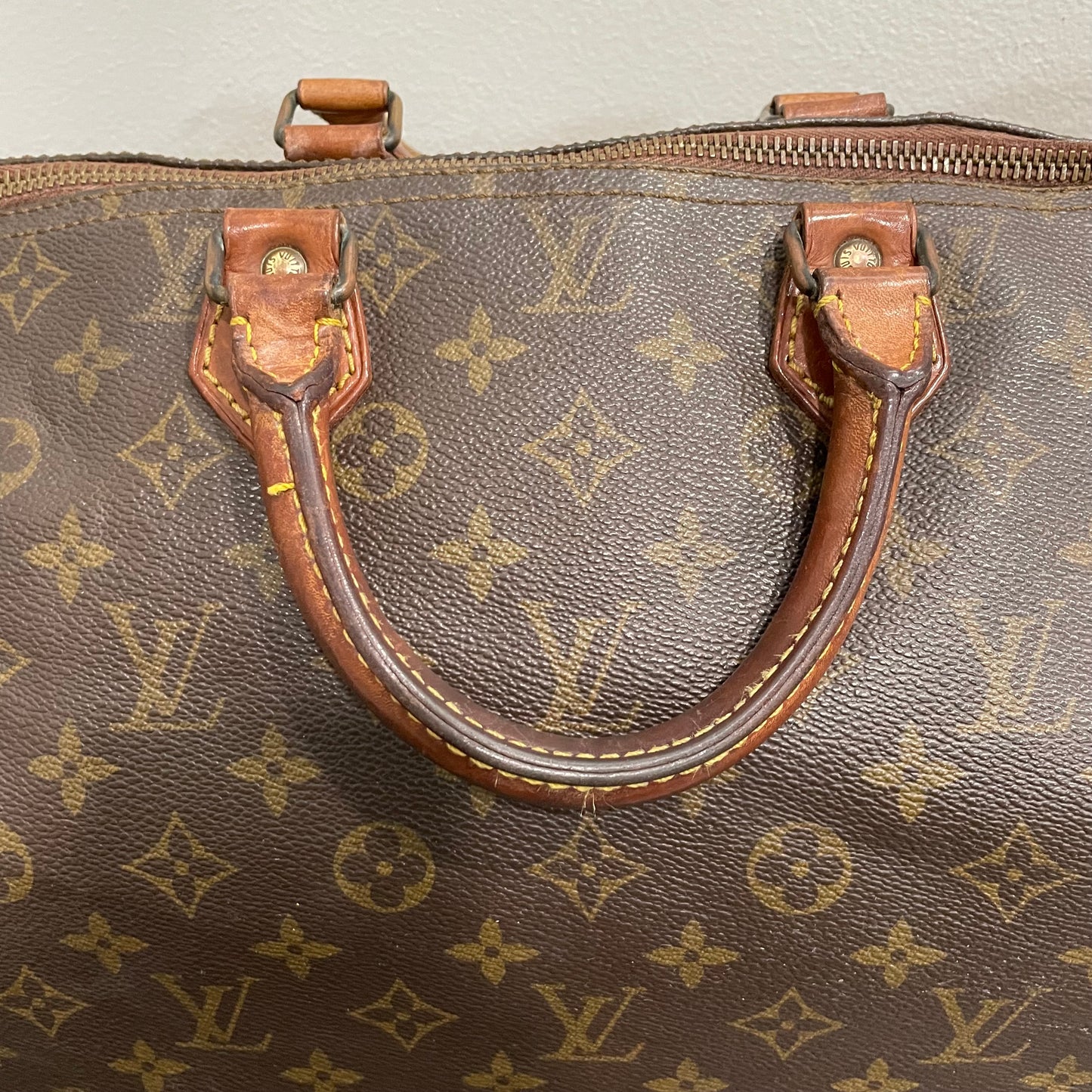 #710 LOUIS VUITTON Speedy 40