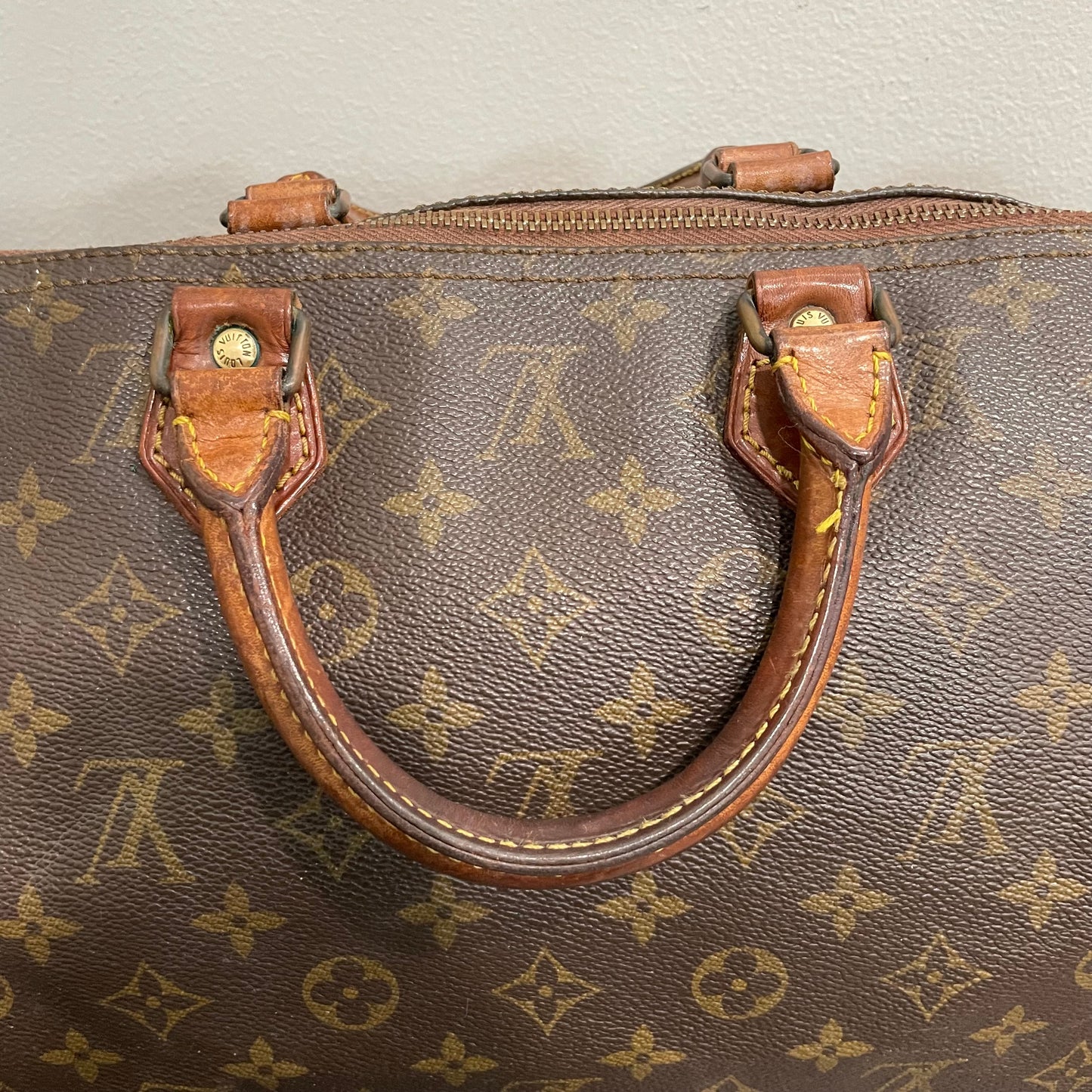 #710 LOUIS VUITTON Speedy 40