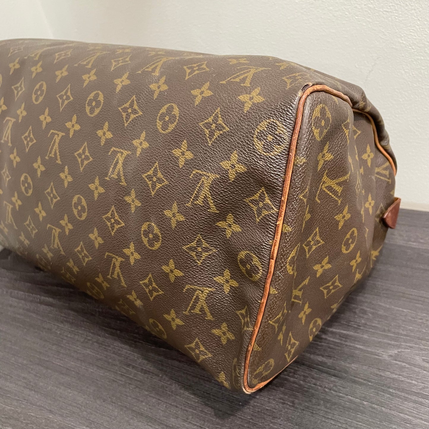 #710 LOUIS VUITTON Speedy 40