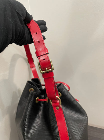 #711 LOUIS VUITTON Epi Noé GM