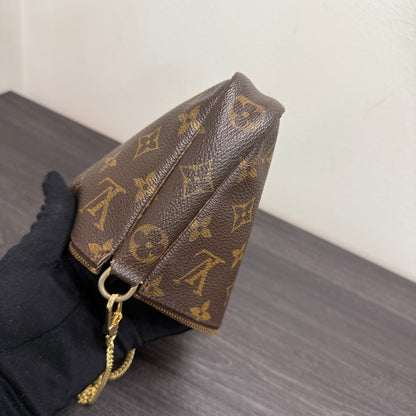#1011 LOUIS VUITTON Monogram Pochette