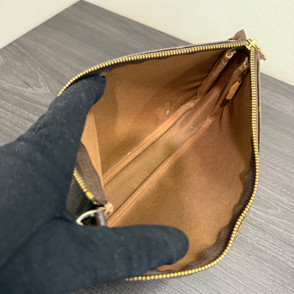 #1014 LOUIS VUITTON Monogram Pochette