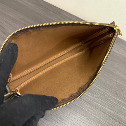 #1017 LOUIS VUITTON Monogram Pochette