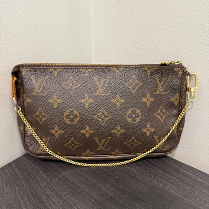 #1018 LOUIS VUITTON Monogram Pochette