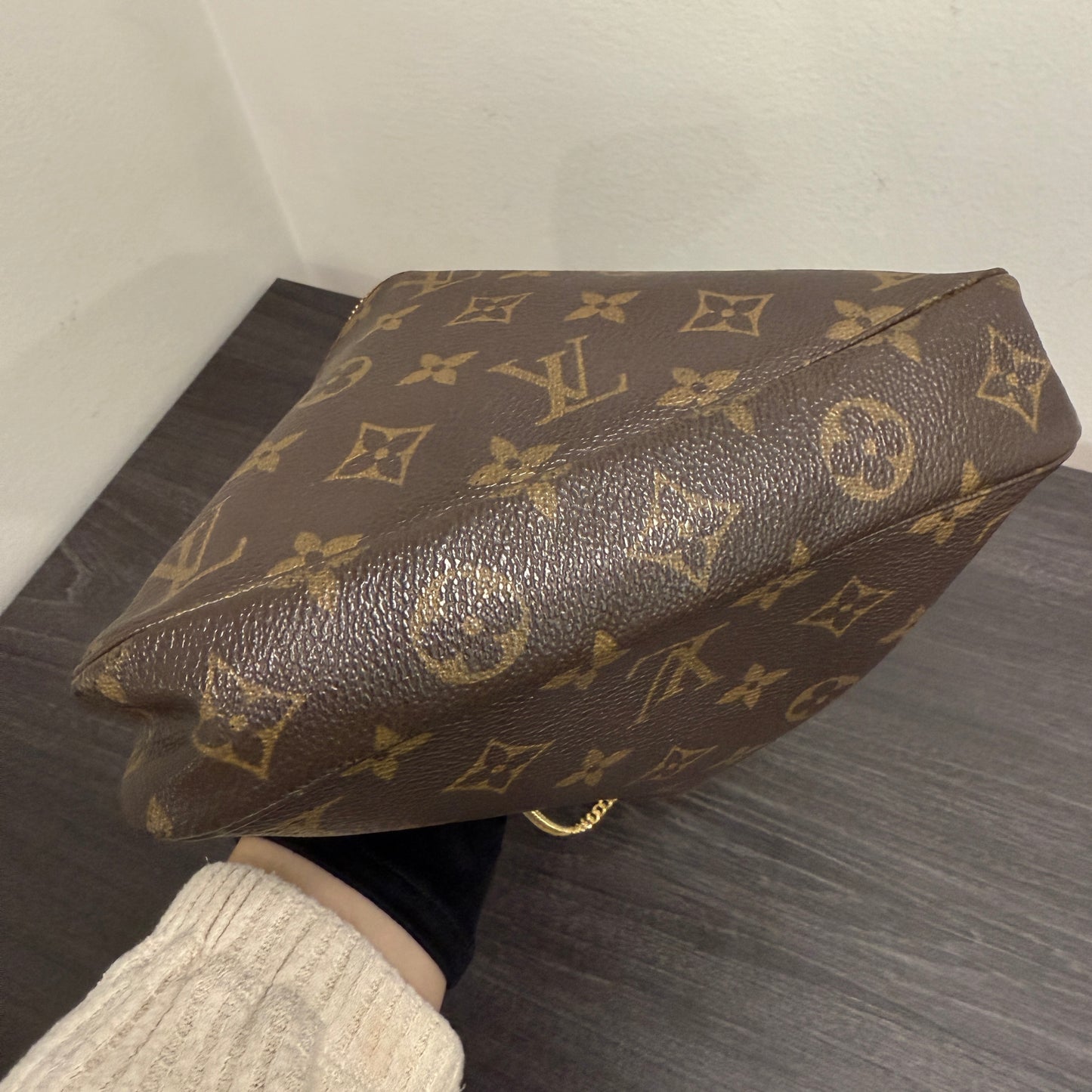 #1018 LOUIS VUITTON Monogram Pochette