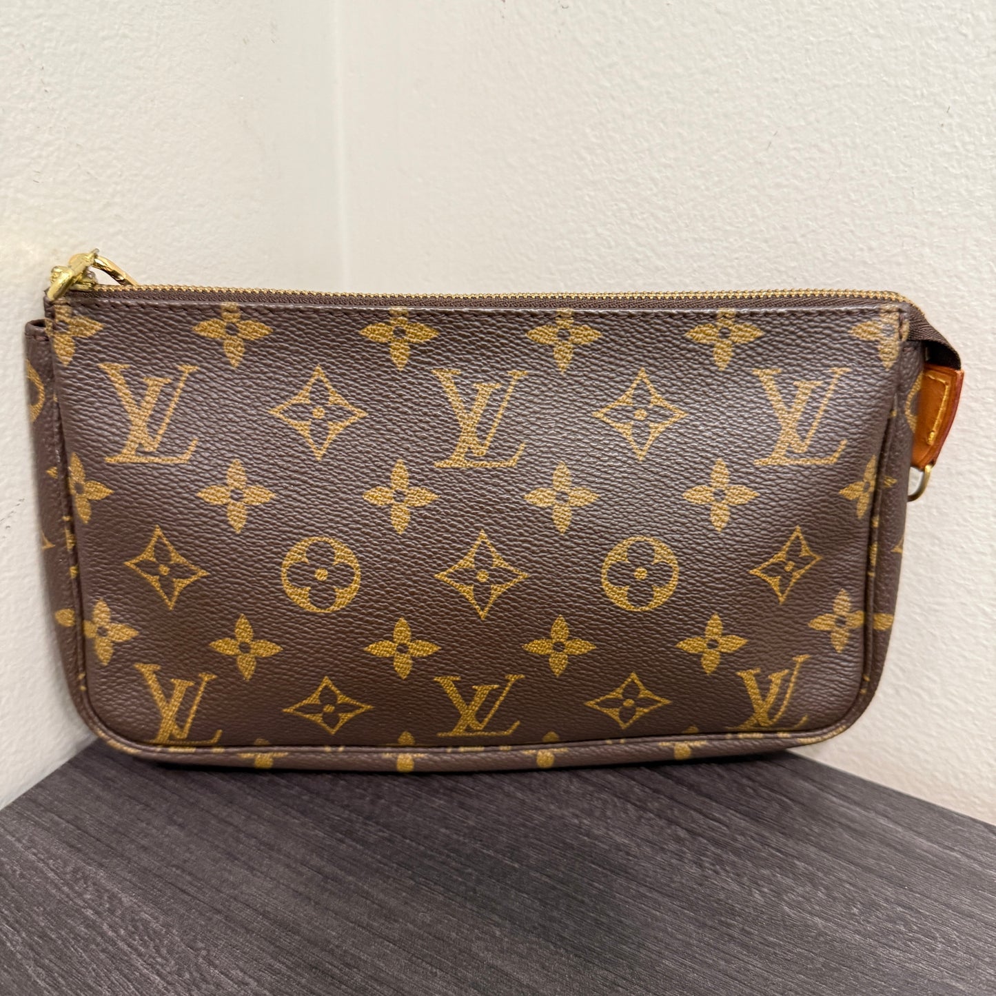 #1019 LOUIS VUITTON Monogram Pochette (TOP PICK!)