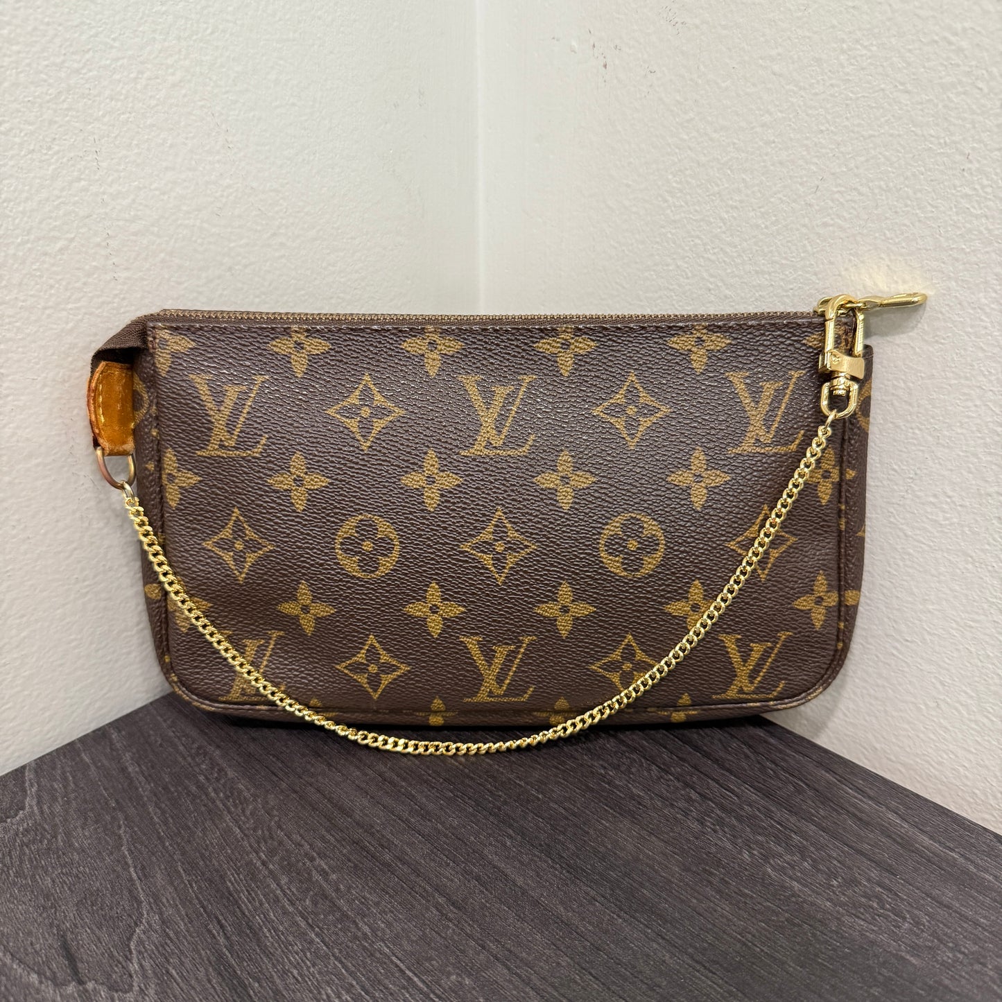 CLEARANCE #1020 LOUIS VUITTON Monogram Pochette