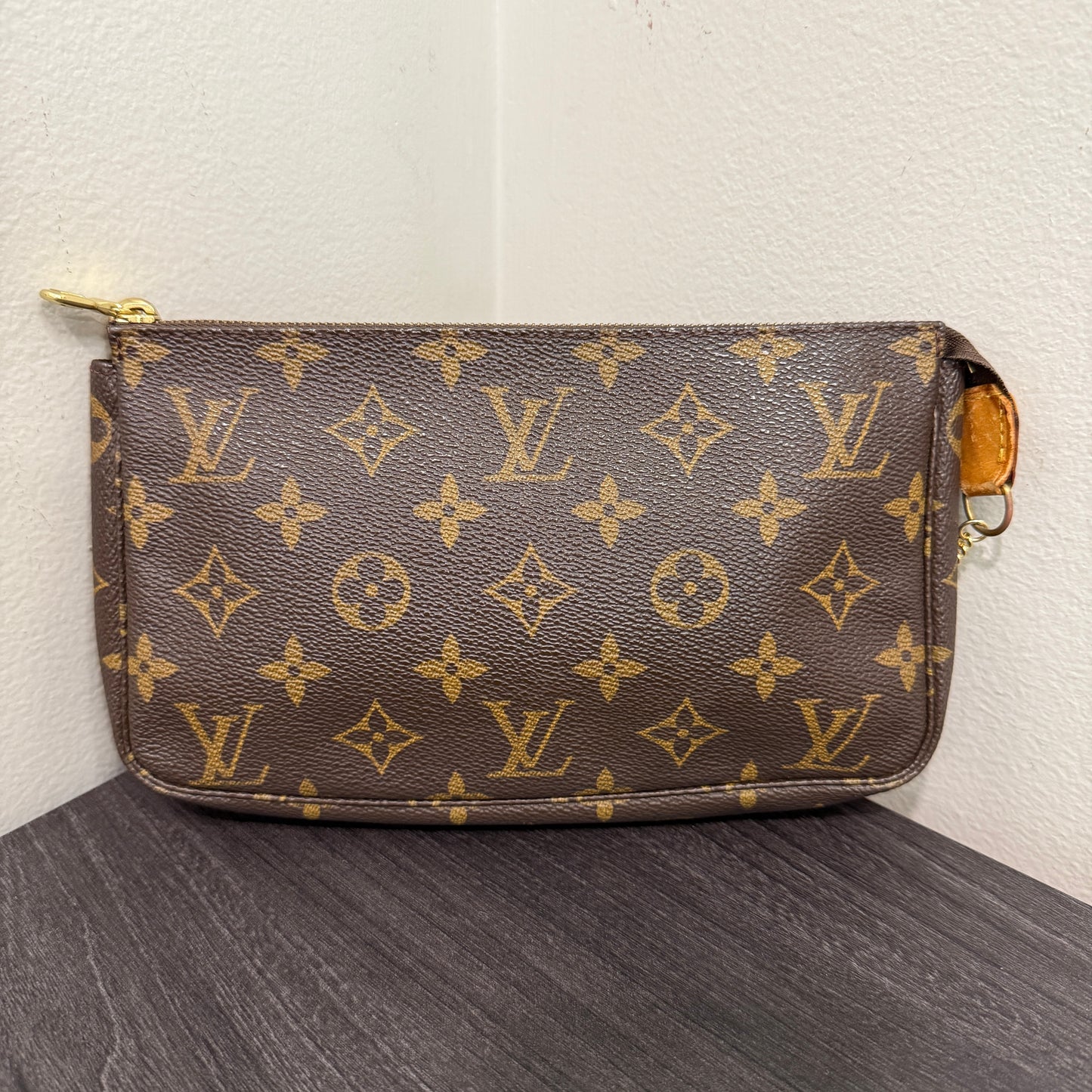 CLEARANCE #1020 LOUIS VUITTON Monogram Pochette