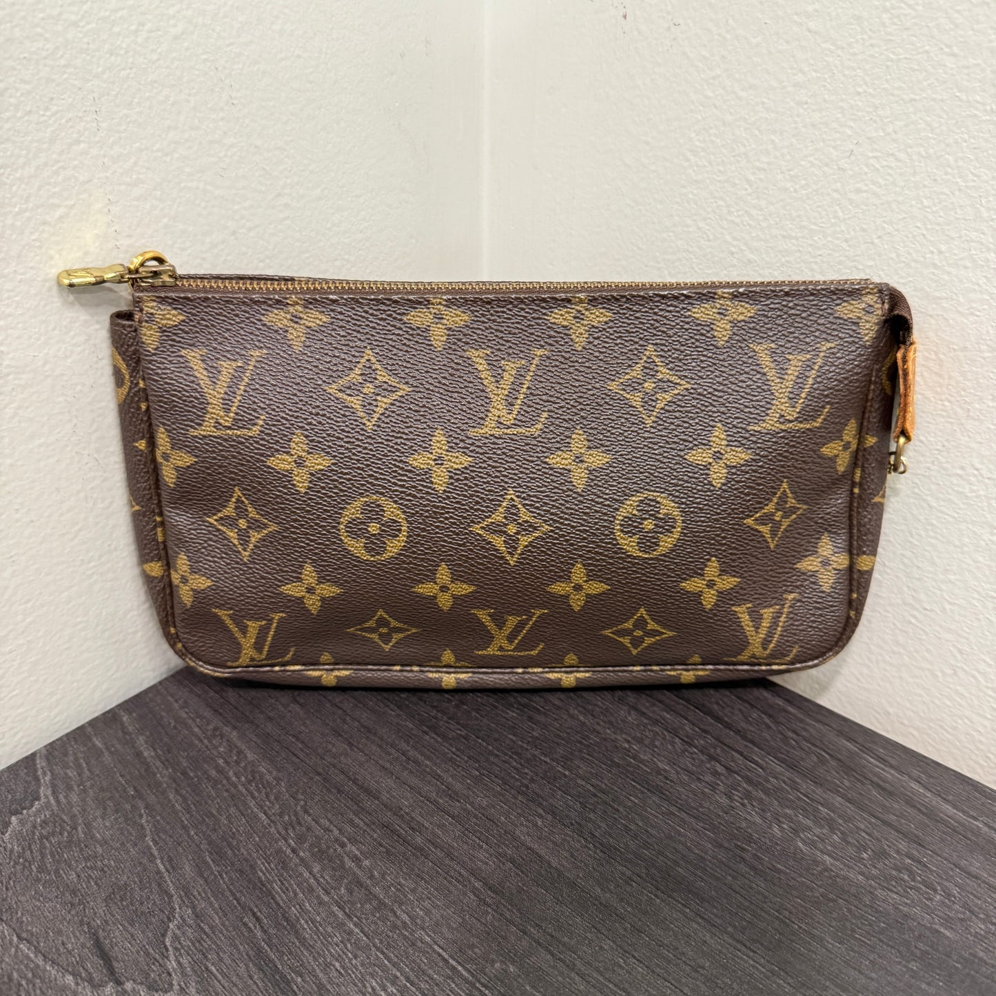 CLEARANCE #1021 LOUIS VUITTON Monogram Pochette