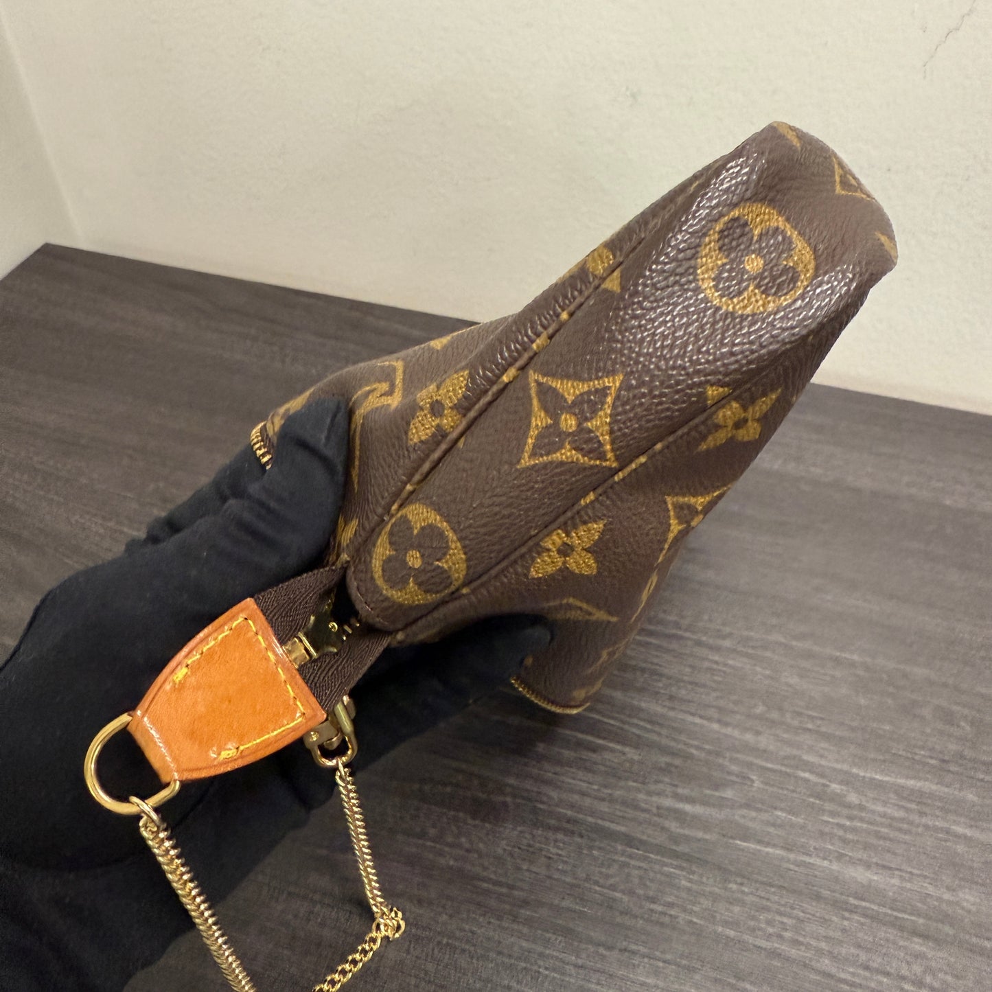 #1019 LOUIS VUITTON Monogram Pochette (TOP PICK!)