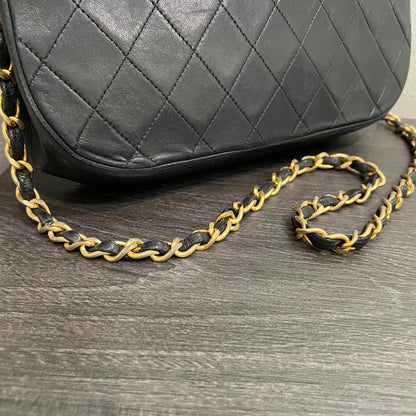 #716 CHANEL Classic Double Flap Quilted Lambskin Leather Shoulder Bag (24 kt gold-plated hardware)