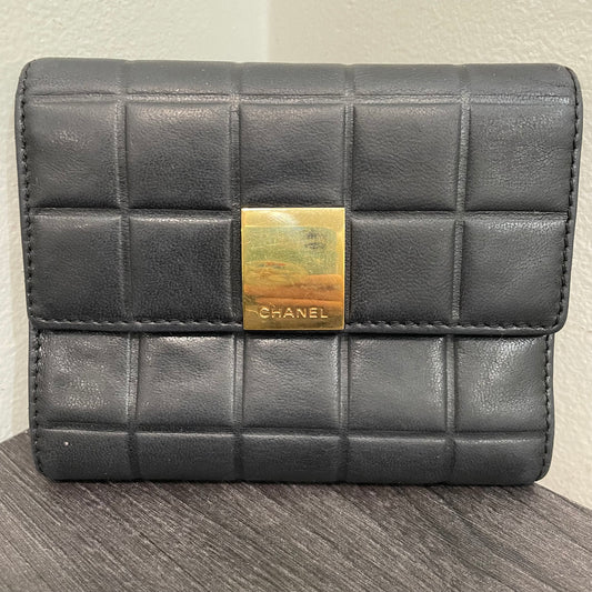 #101 CHANEL Black Leather Chocolate Bar Quilted Trifold Wallet