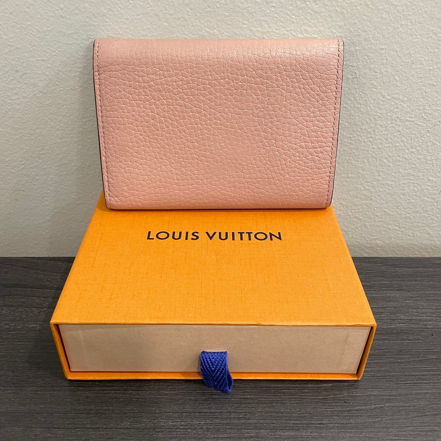 #105 LOUIS VUITTON Taurillon Leather Capucines Compact Wallet with Box