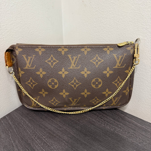 #1037 LOUIS VUITTON Monogram Pochette