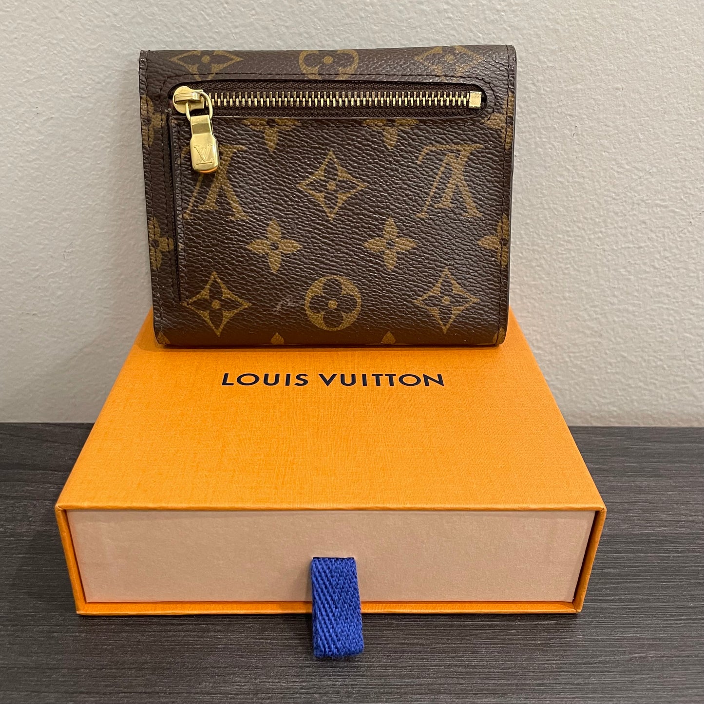 #106 LOUIS VUITTON Monogram Koala Compact Wallet with Box