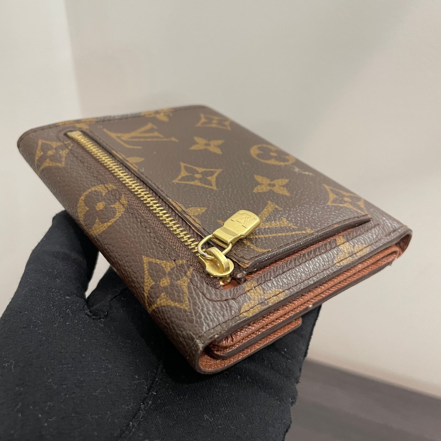 #106 LOUIS VUITTON Monogram Koala Compact Wallet with Box