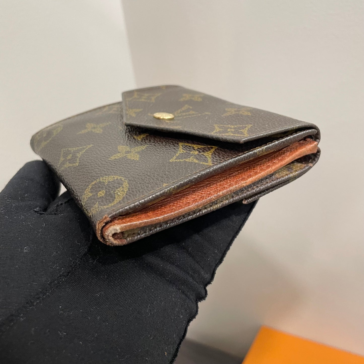 #108 LOUIS VUITTON Monogram Compact Wallet with Box