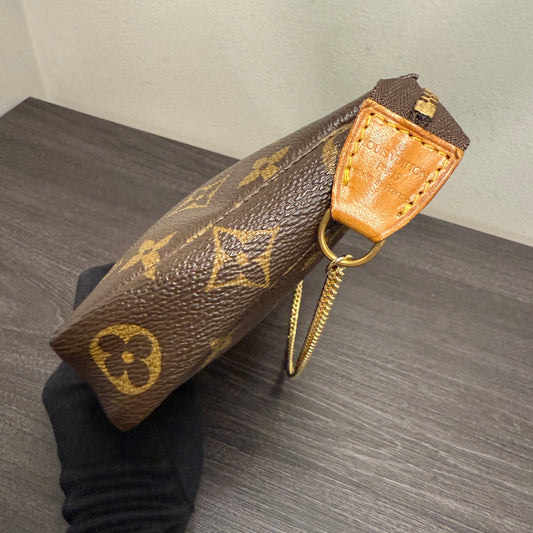 #1043 LOUIS VUITTON Monogram Pochette (TOP PICK!)