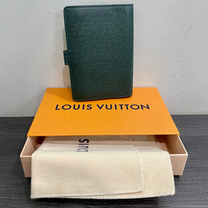 #112 LOUIS VUITTON Green Leather Agenda PM with Dust Bag & Box