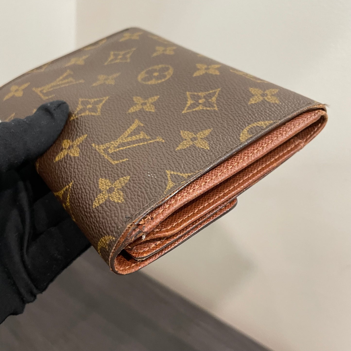 #113 LOUIS VUITTON Monogram Trifold Wallet with Dust Bag & Box