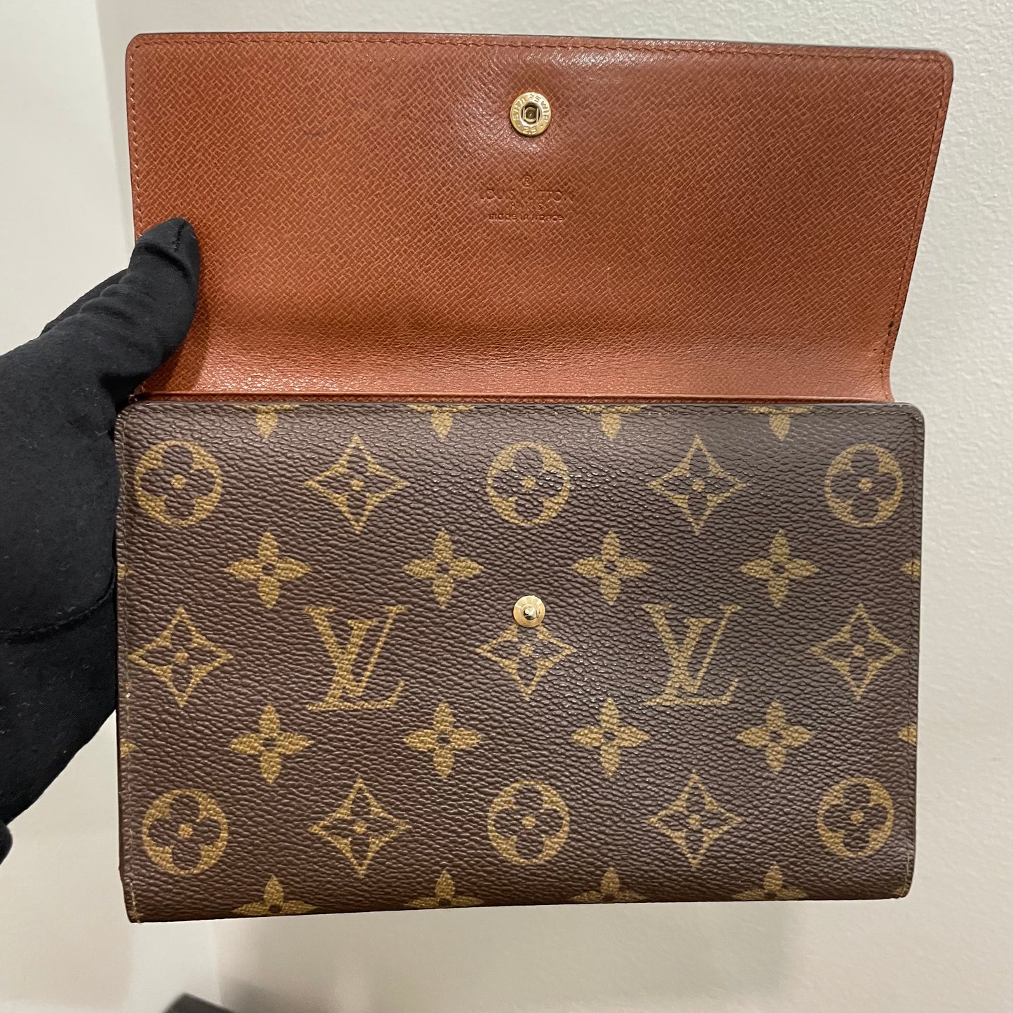 #117 LOUIS VUITTON Monogram Large Trifold Wallet with Dust Bag & Box