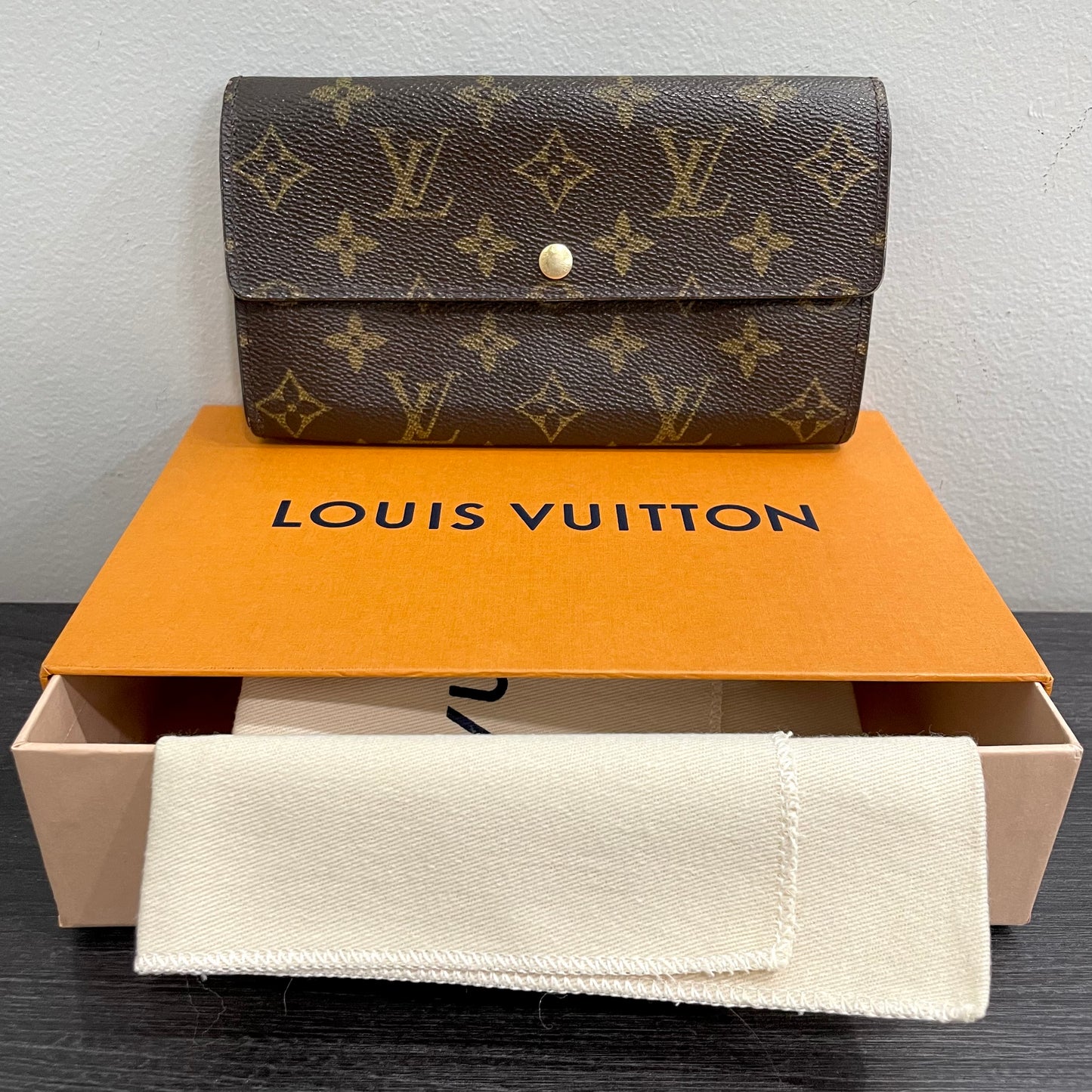 #118 LOUIS VUITTON Monogram Long Bifold Wallet with Dust Bag & Box