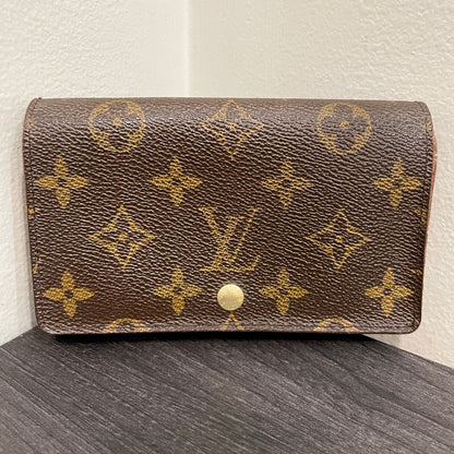 CLEARANCE #162 LOUIS VUITTON Monogram Wallet