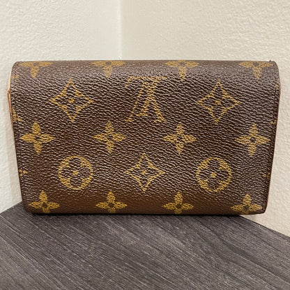 CLEARANCE #162 LOUIS VUITTON Monogram Wallet