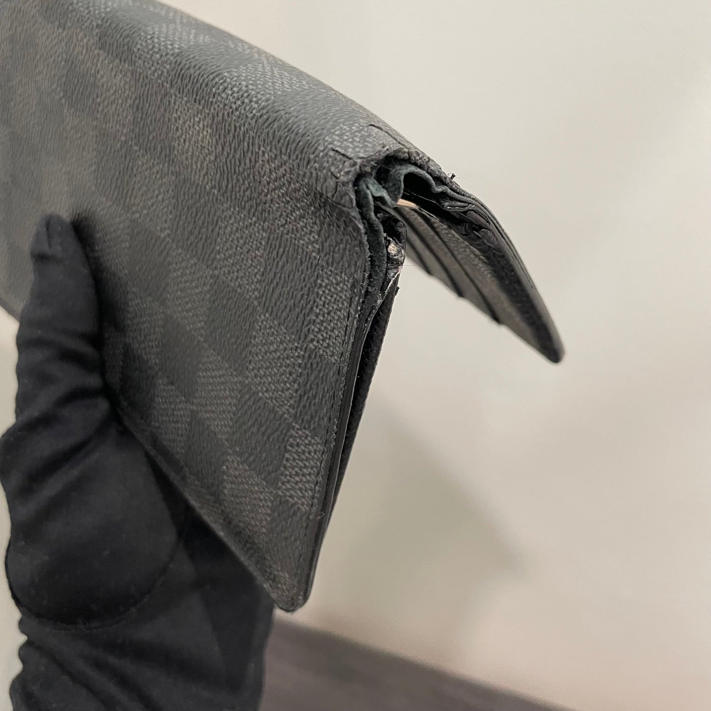 #165 LOUIS VUITTON Damier Graphite Long Flap Wallet