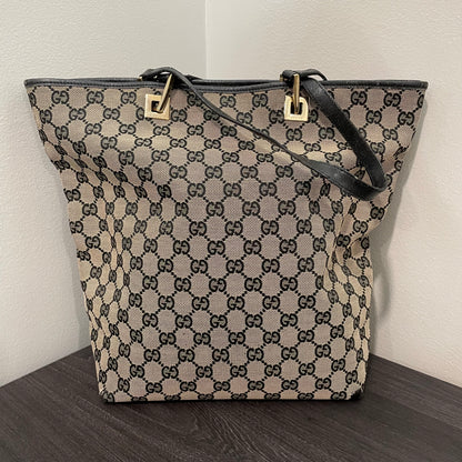 #866 GUCCI Black GG Canvas Shoulder Bag