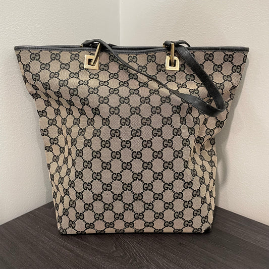 #866 GUCCI Black GG Canvas Shoulder Bag